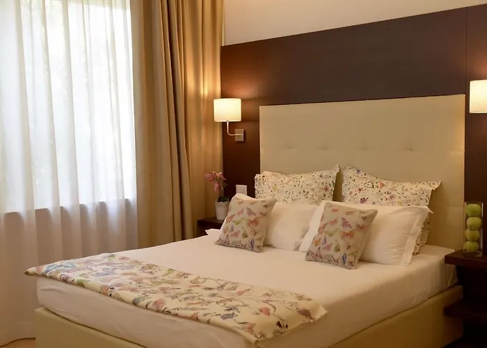 Konukevi Chic&town Luxury Piazza Del Popolo 1 4*